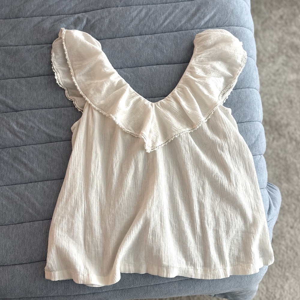 NWOT Ann Taylor Cream Ruffled Sleeveless Blouse